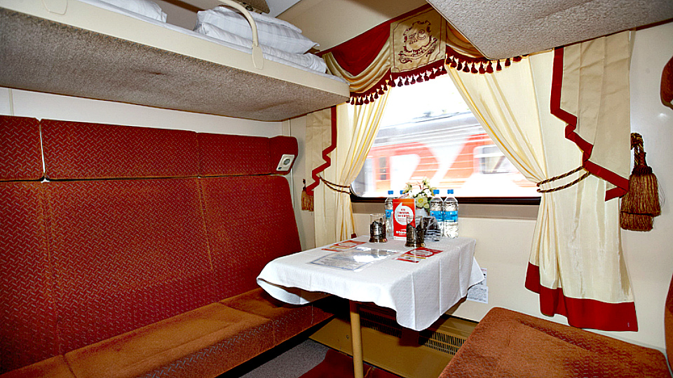 Red Arrow Train - Russian Overnight Train | Timetable & Tickets